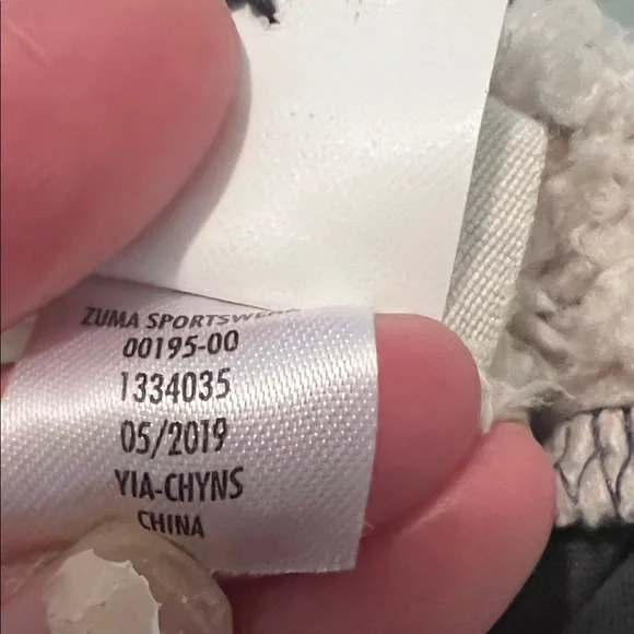 # *045= Unisex Red Plaid Jacket with WHT Horse Patch - Picture 7 of 8